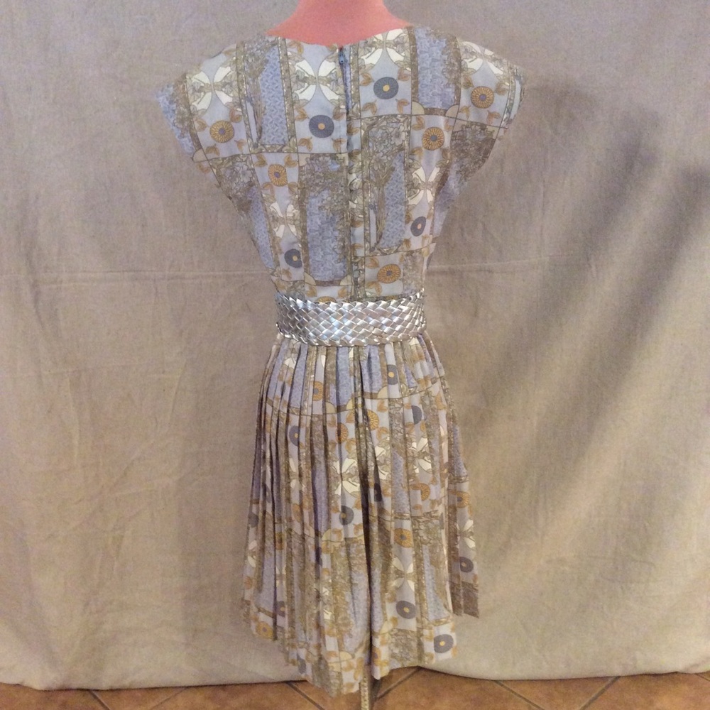 VINTAGE 60s Windowpane lady like  modest  pleat day/chore  Dress - Picture 5 of 12